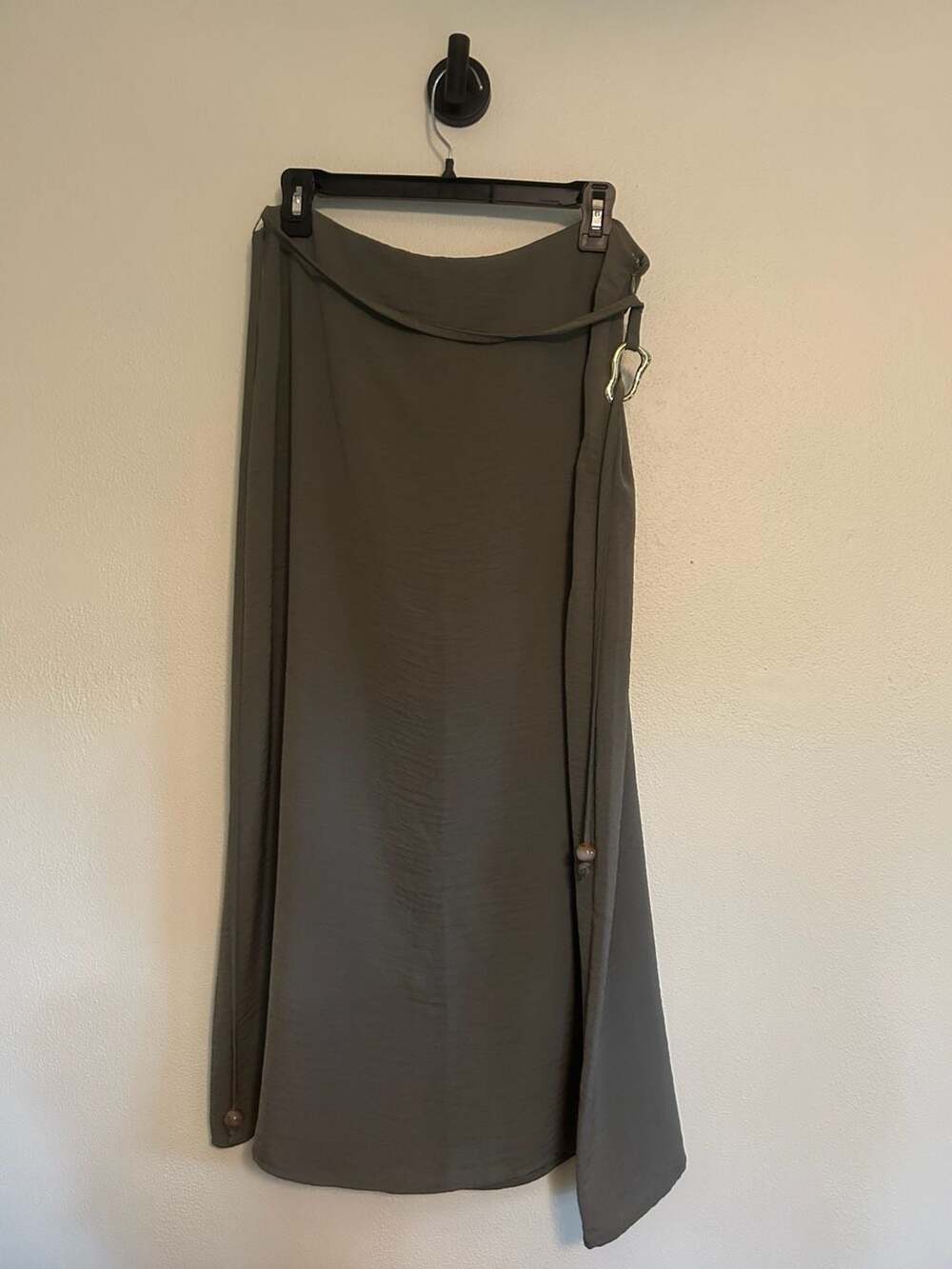 Caché Green Maxi Wrap Skirt with Belt and Marble Accent Beads